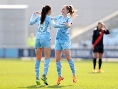 Caroline Weir y Keira Walsh en el Manchester City