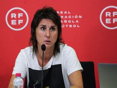 Marta Frías - Arbitra Liga F ,