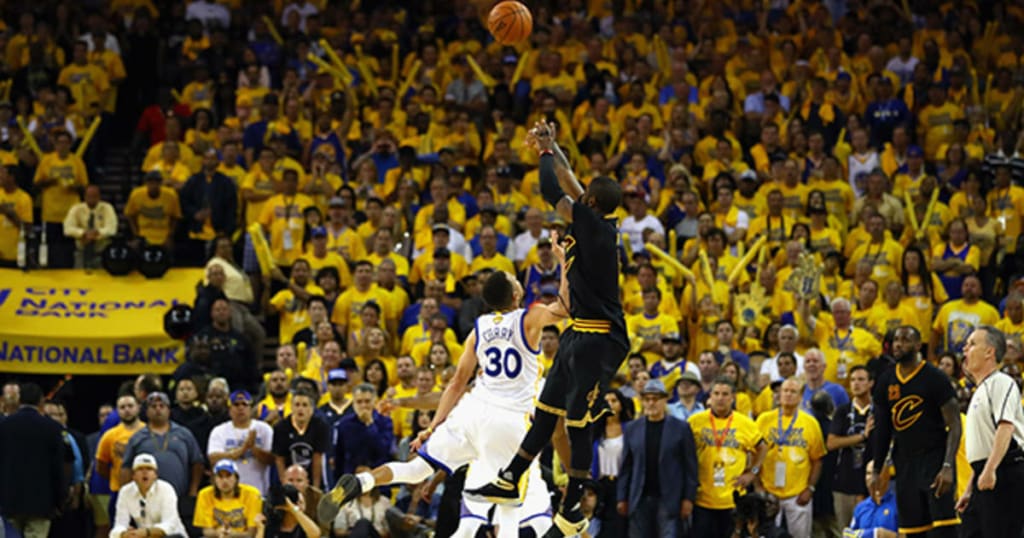 Kyrie Irving triple contra Warriors 2016